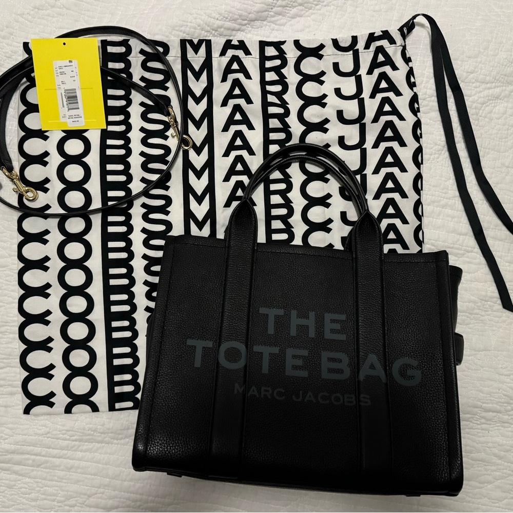 Marc Jacob’s The Tote medium leather
